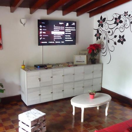 Iris Hostel Medellin Exterior photo